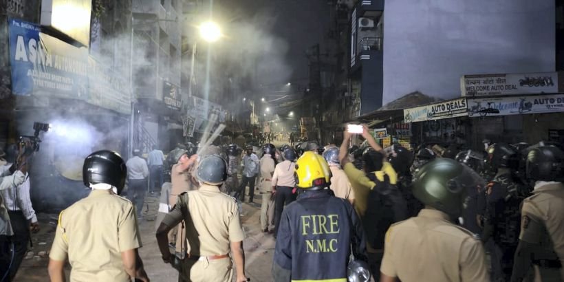  Aurangzeb Tomb Row Sparks Curfew