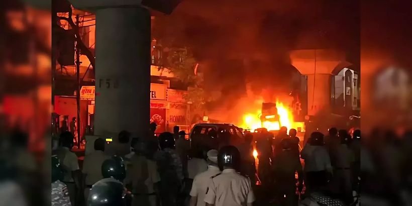 Aurangzeb Tomb Row Sparks Curfew