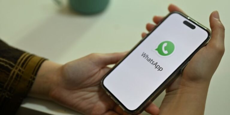 Whatsapp logout feature