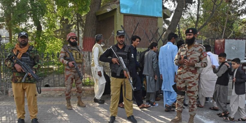 Pakistan suicide bombing, 13 soldiers killed