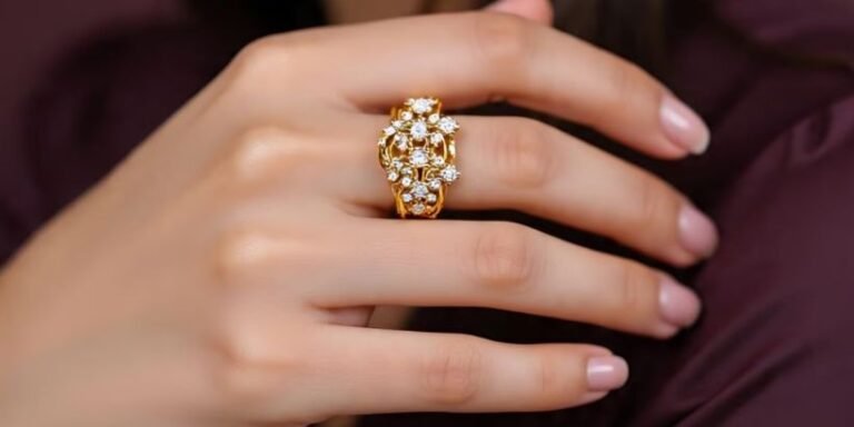 gold ring finger