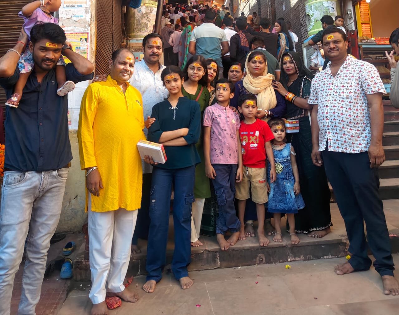 नेपाल में जारी हिंसा के बीच छतरपुर के 14 लोग फंसे, पीएम-सीएम से सुरक्षित वापसी की गुहार