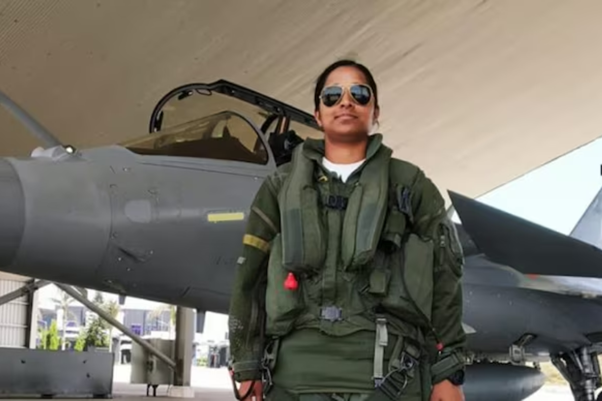 शिवांगी सिंह सिर्फ एक नाम नहीं, बल्कि भारतीय वायुसेना में महिला सशक्तिकरण की सबसे चमकदार मिसाल हैं। उन्होंने साबित कर दिया कि आकाश की ऊंचाईयों में कोई सीमा नहीं होती।